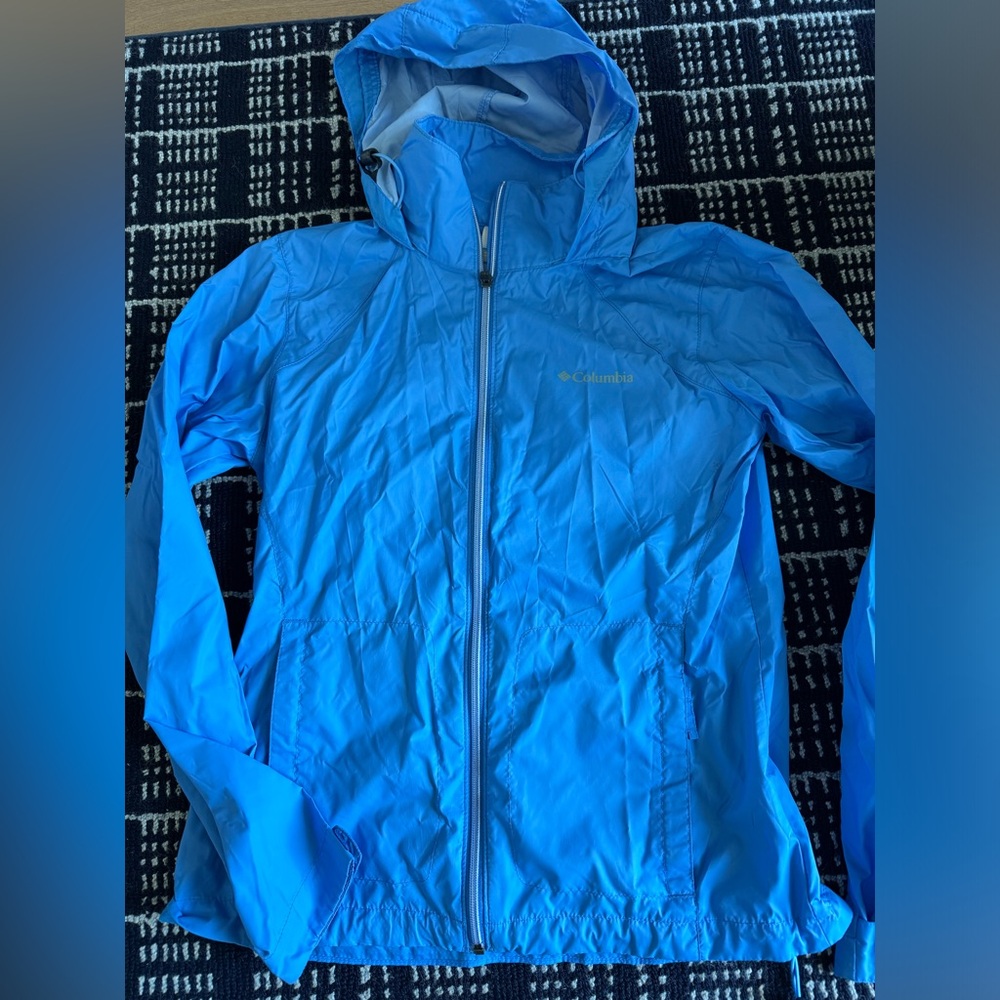 Columbia women’s raincoat size small